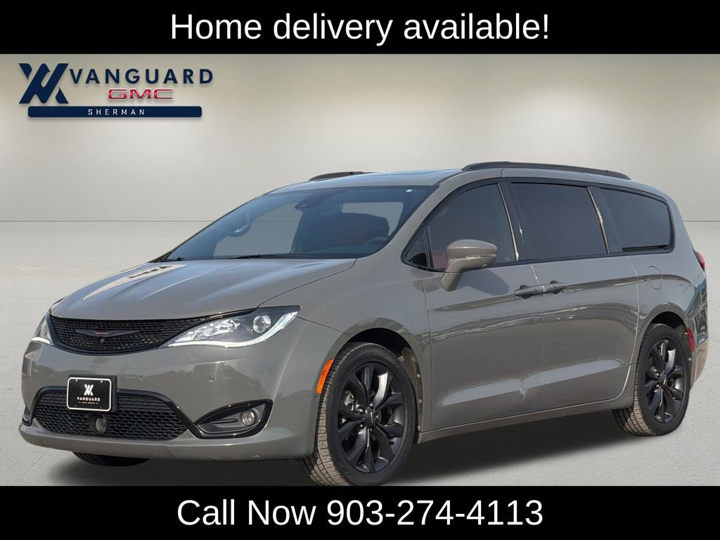 Used 2020 Chrysler Pacifica Limited w/ Quick Order Package 27H Red S FWD image 3