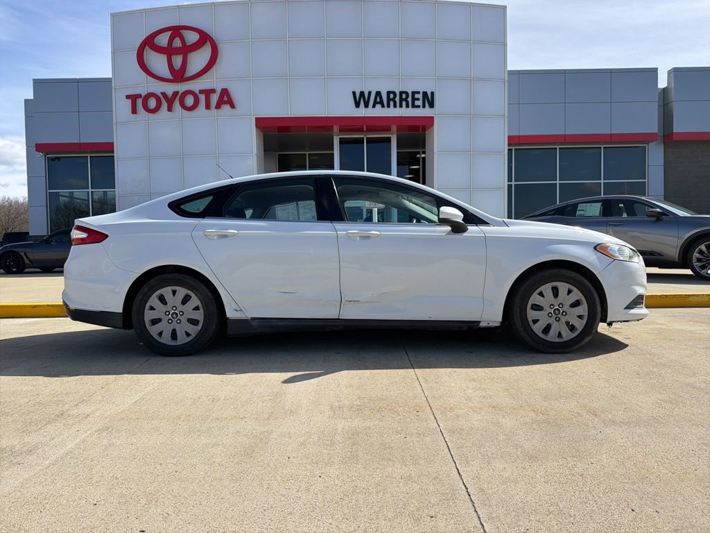 Used 2013 Ford Fusion S image 3