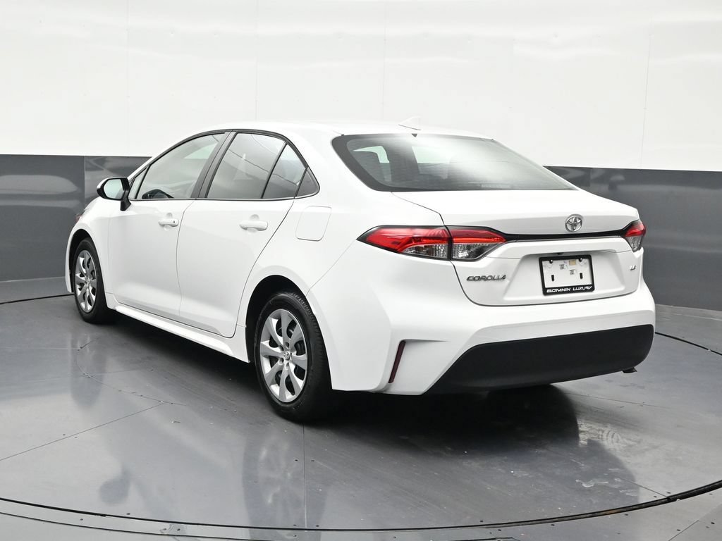 Used 2023 Toyota Corolla LE FWD image 3