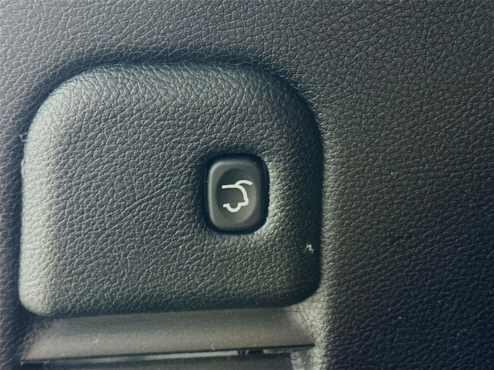 Certified 2022 Jeep Grand Cherokee Limited w/ Trailer Tow Group IV image 34