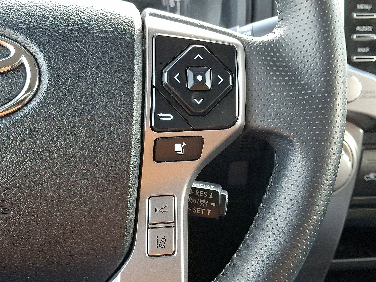 Used 2024 Toyota 4Runner SR5 image 23