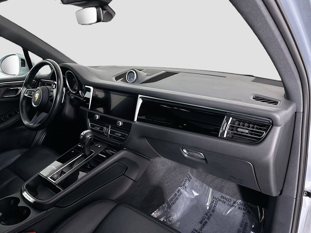 Certified 2023 Porsche Macan S AWD/4WD image 32