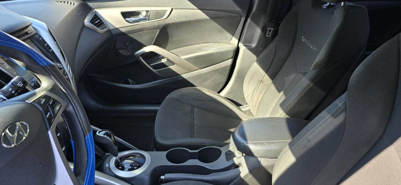 Used 2016 Hyundai Veloster image 12