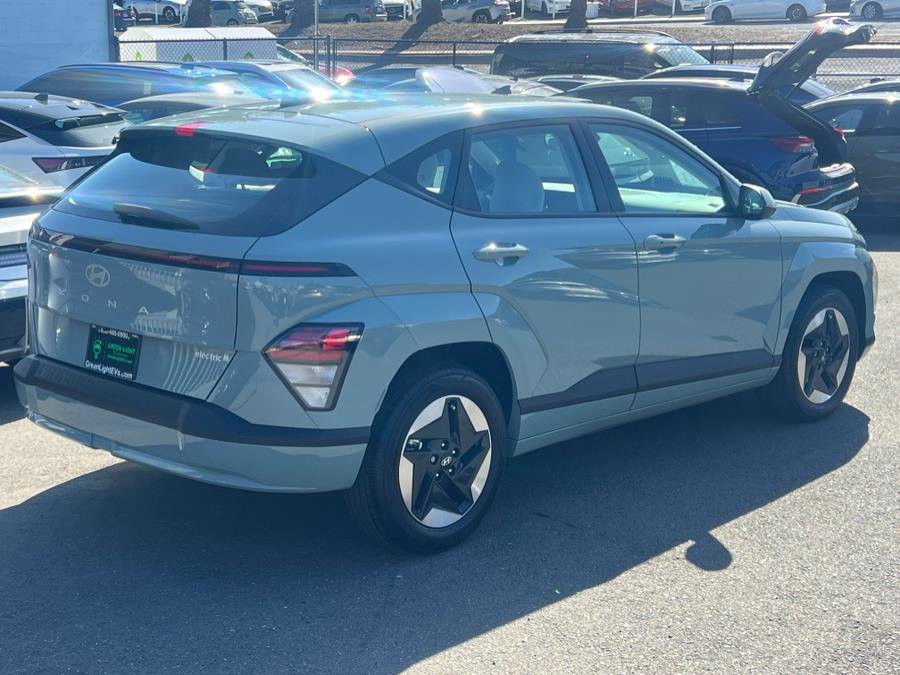 Used 2024 Hyundai Kona SE image 5