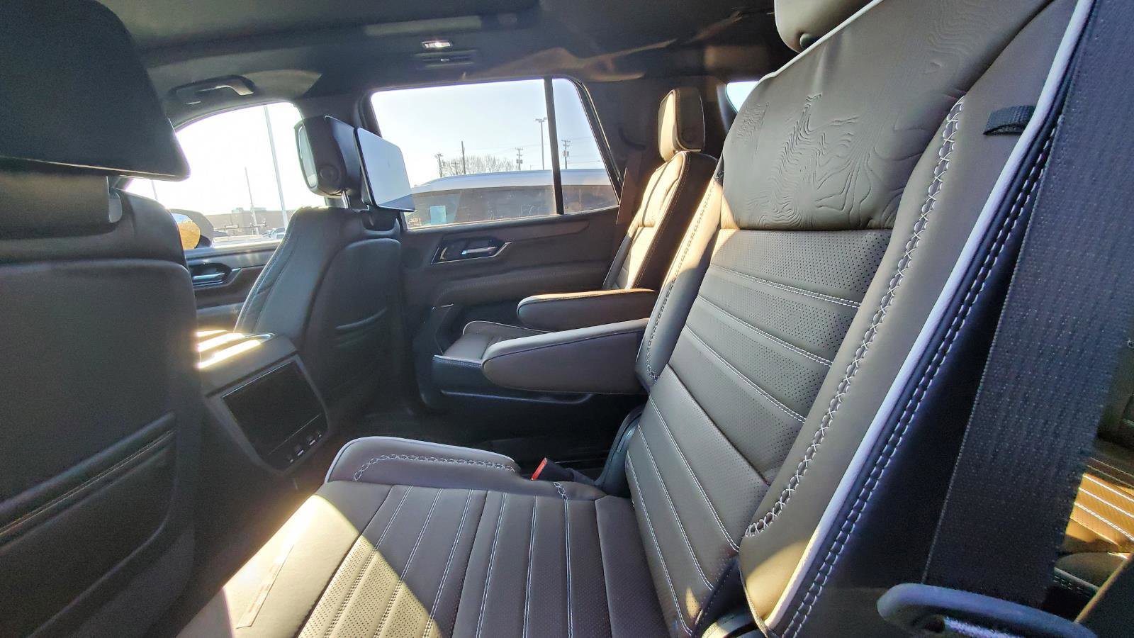 Used 2025 GMC Yukon Denali Ultimate image 5