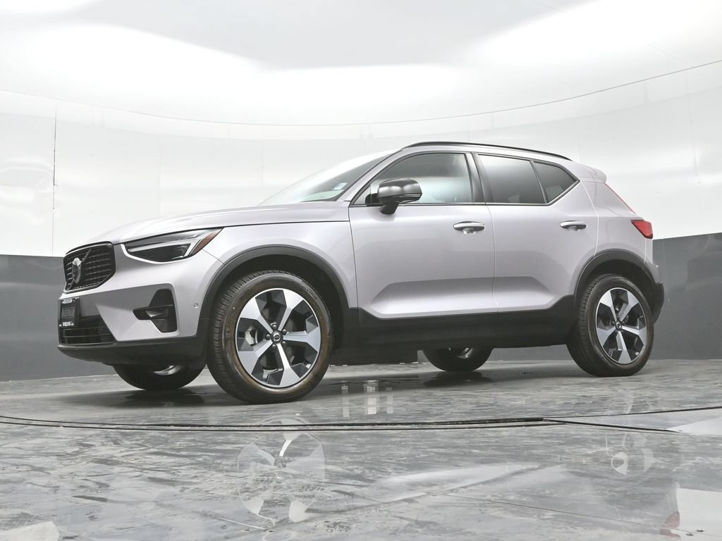 Used 2026 Volvo XC40 B5 Plus AWD/4WD image 19
