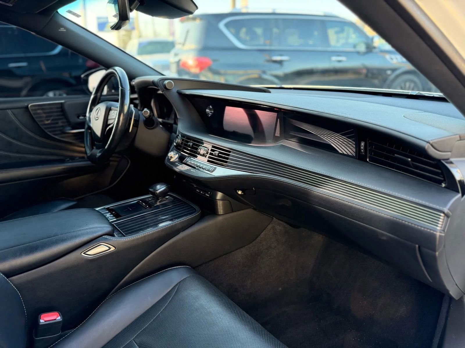 Used 2018 Lexus LS 500 AWD w/ Accessory Package (Z2) image 35