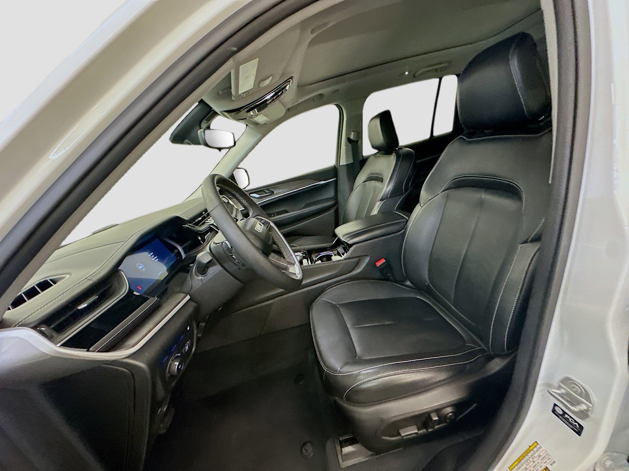 Used 2023 Jeep Grand Cherokee 4WD 4xe image 13