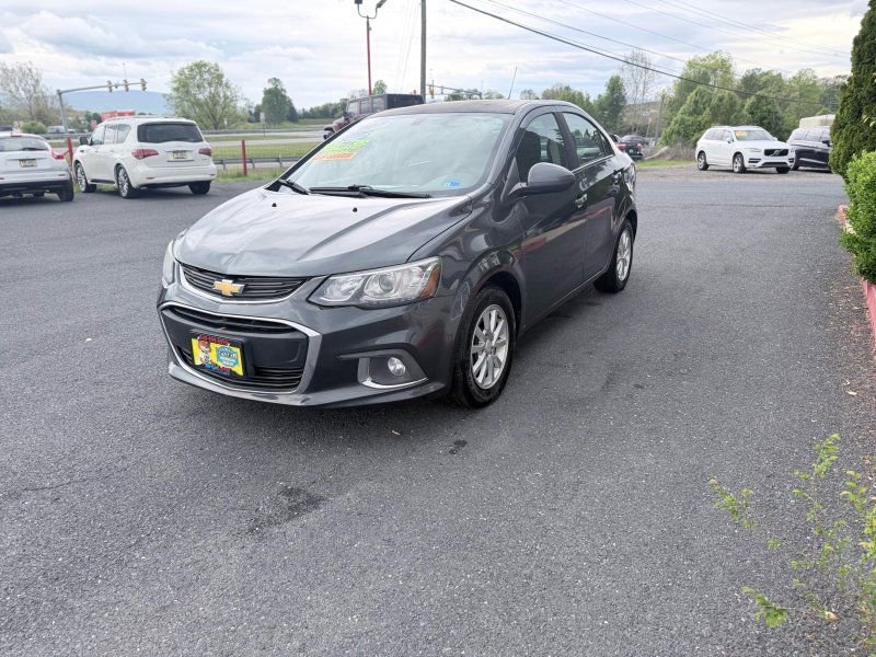 Used 2017 Chevrolet Sonic LT image 4