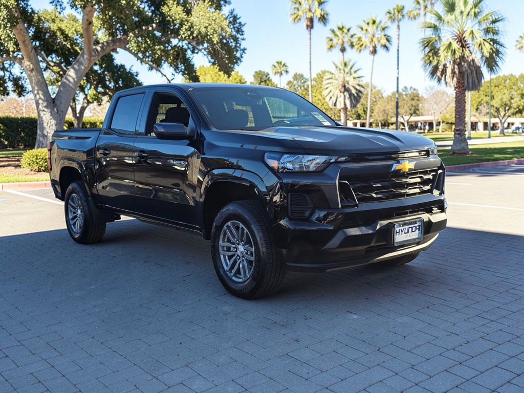 Used 2025 Chevrolet Colorado LT w/ Advanced Trailering Package image 3