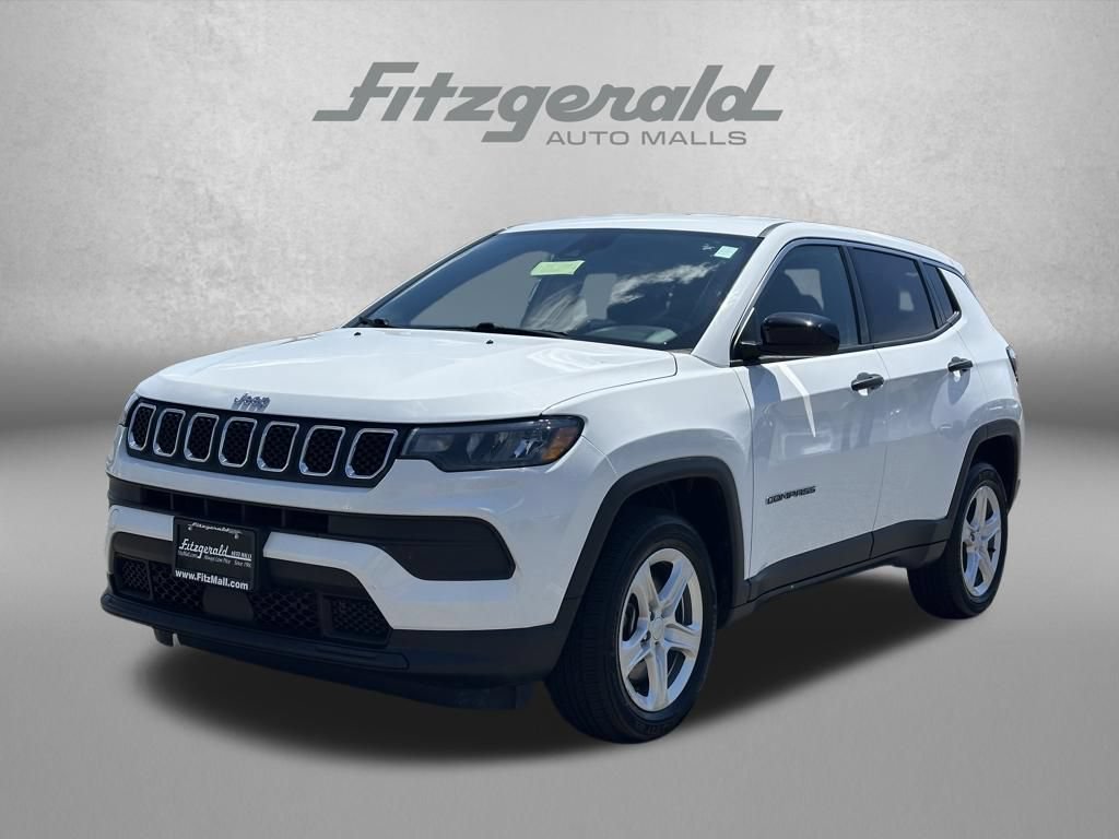 Used 2023 Jeep Compass Sport AWD/4WD image 2