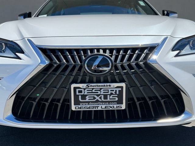 Used 2025 Lexus ES 300h w/ Premium Package FWD image 4