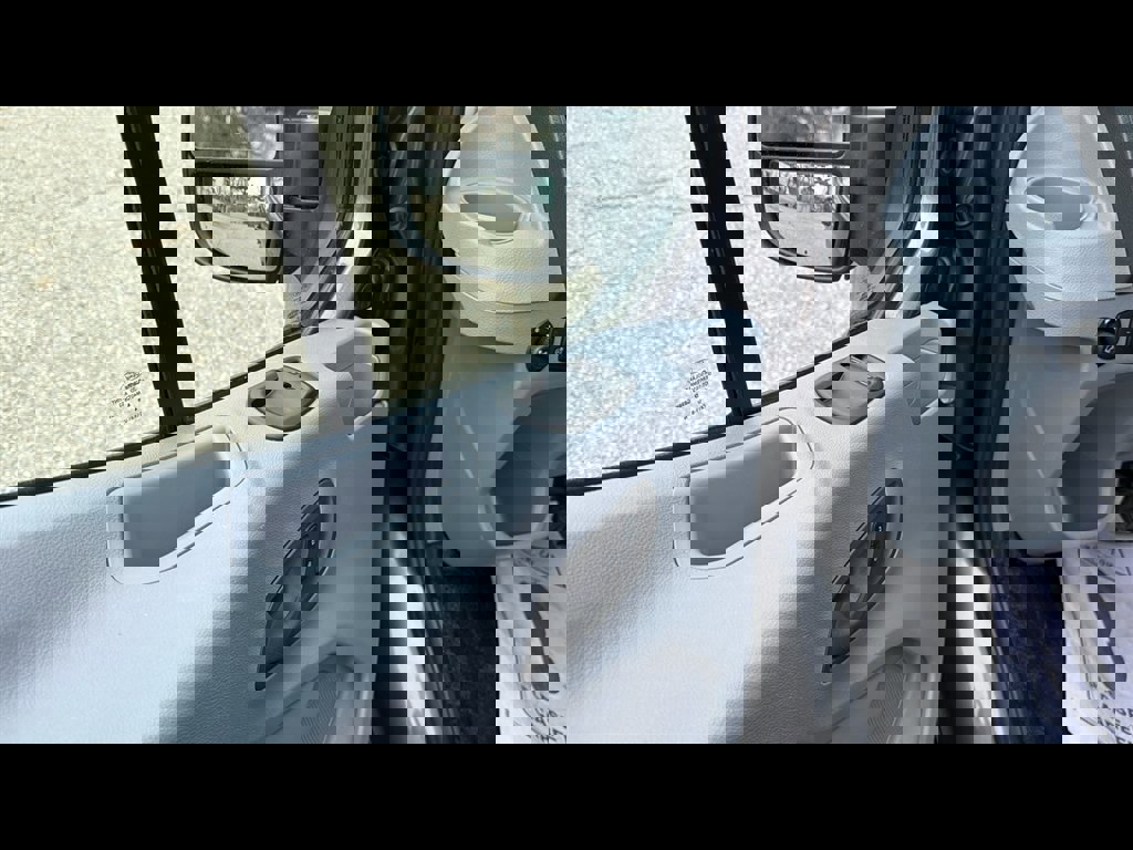 Used 2019 Ford Transit 350 XL image 7