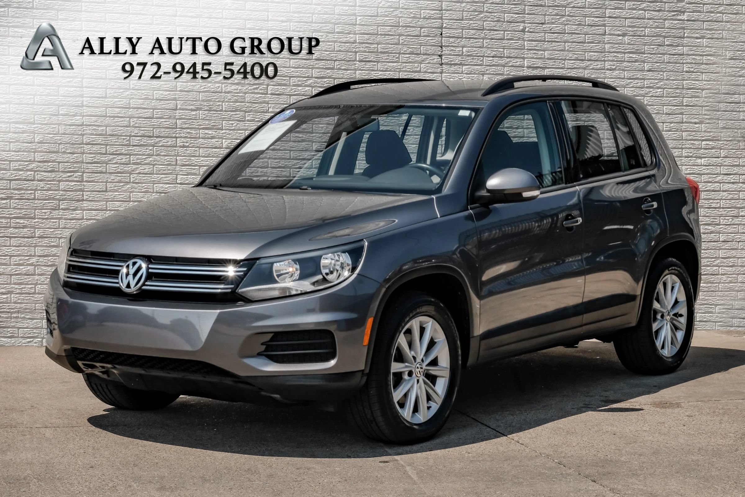 Used 2018 Volkswagen Tiguan Limited w/ Premium Package FWD image 1