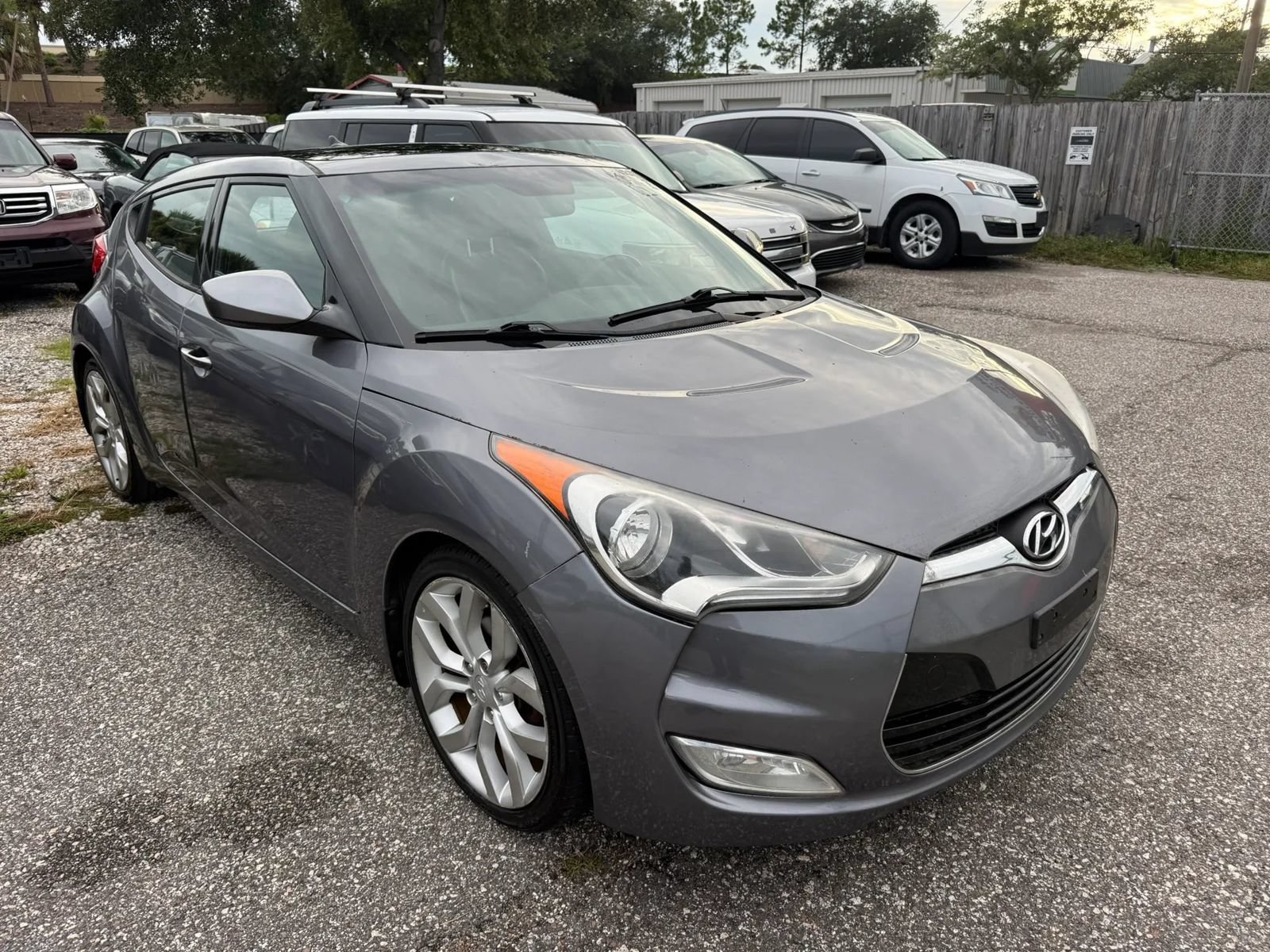 Used 2013 Hyundai Veloster w/ Style Pkg FWD image 5