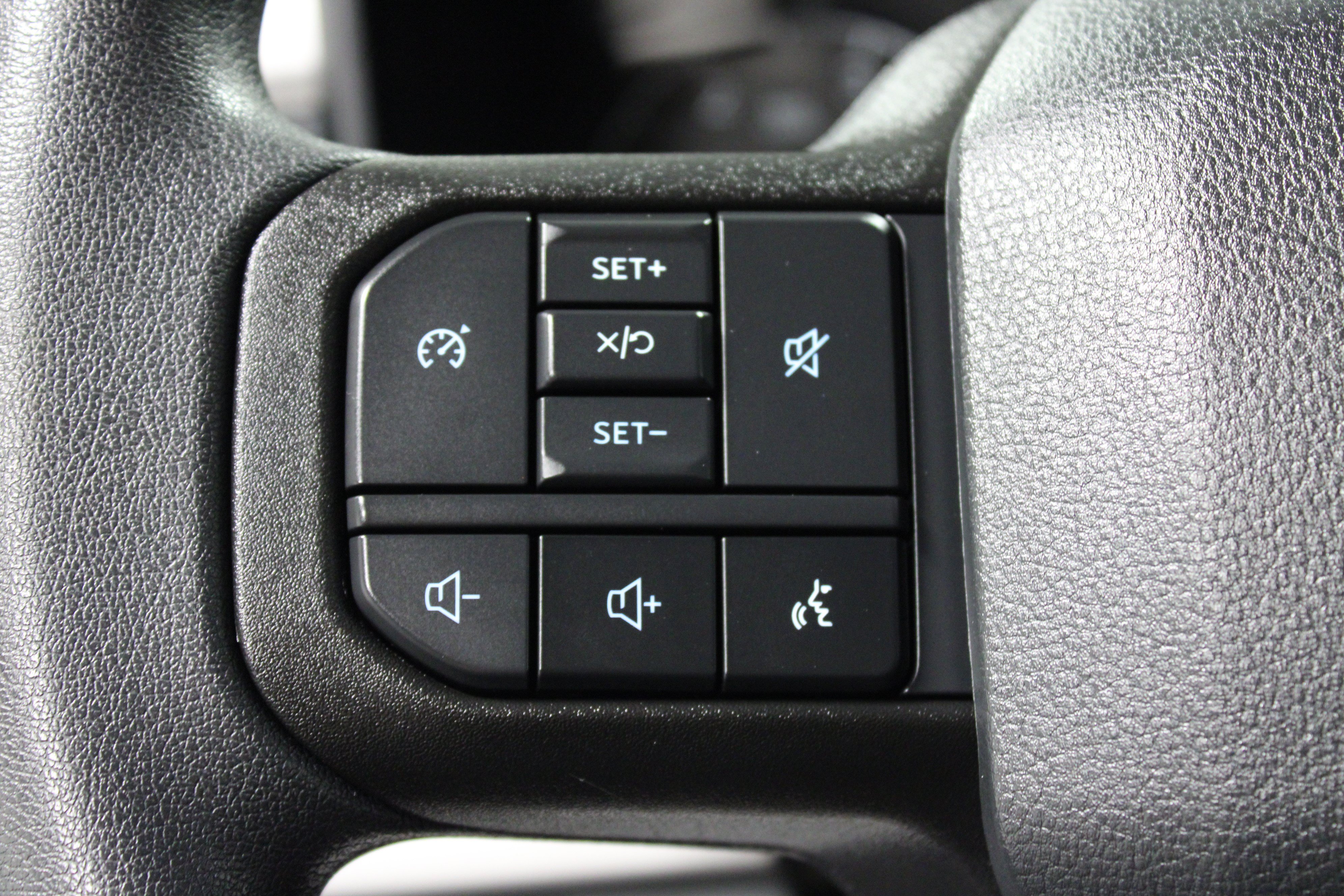 Used 2023 Ford F350 4x4 Regular Cab Super Duty image 18