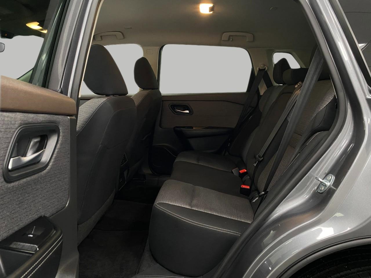 Certified 2023 Nissan Rogue SV image 27