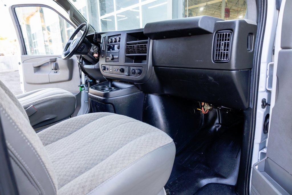 Used 2021 Chevrolet Express 3500 w/ Power Convenience Package image 11