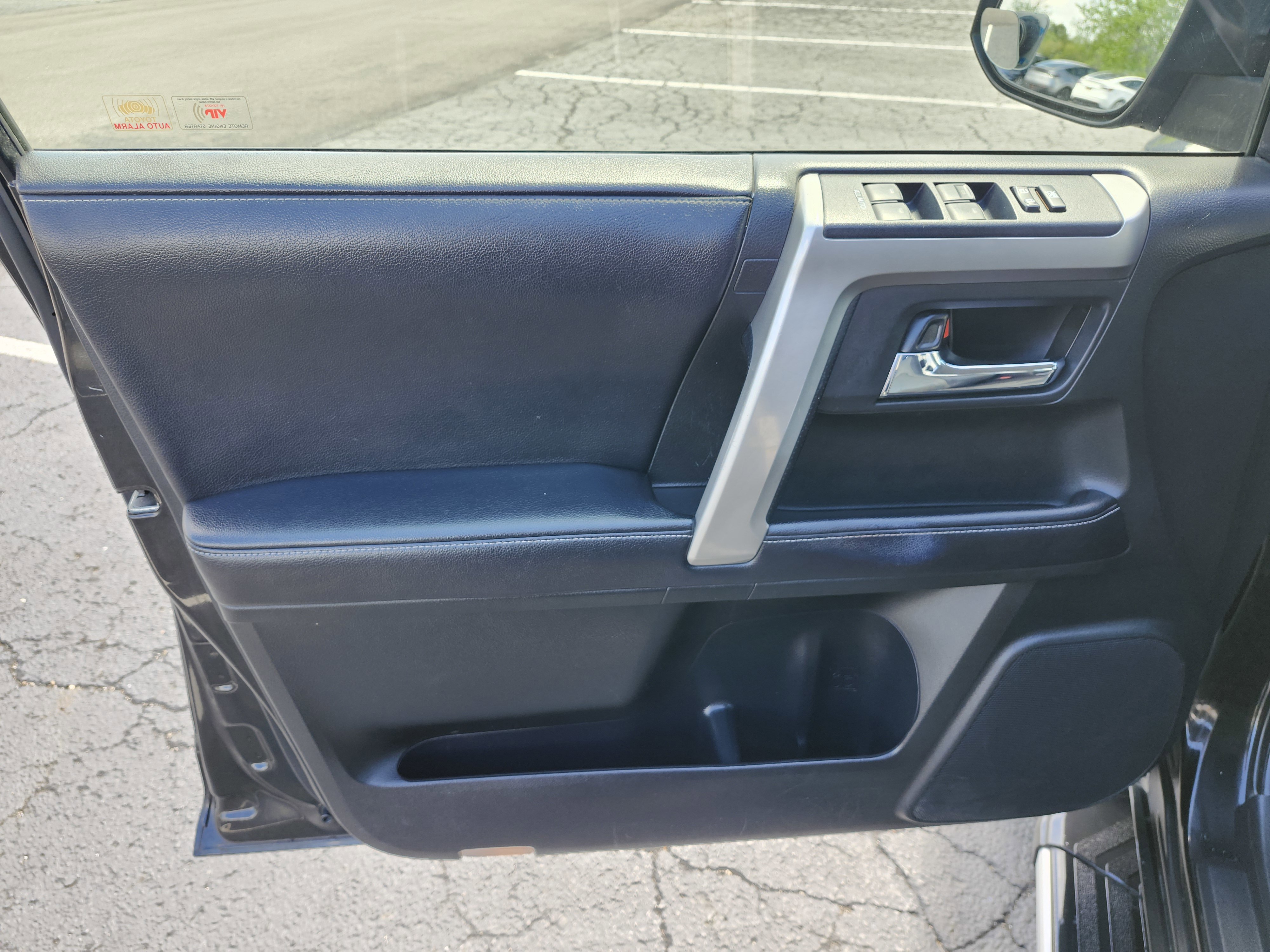 Used 2017 Toyota 4Runner SR5 Premium AWD/4WD image 25