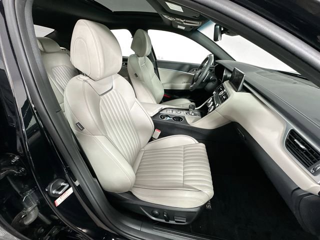 Used 2023 Genesis G70 2.0T w/ Sport Prestige Package image 31