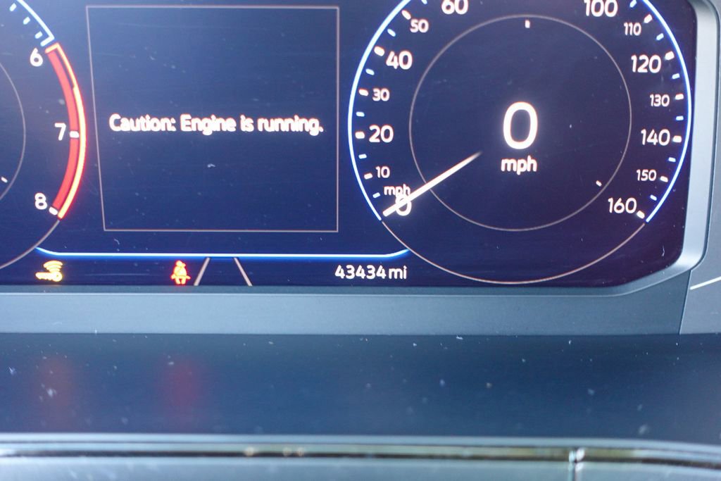 Used 2022 Volkswagen Taos SEL w/ Panoramic Sunroof Package image 17