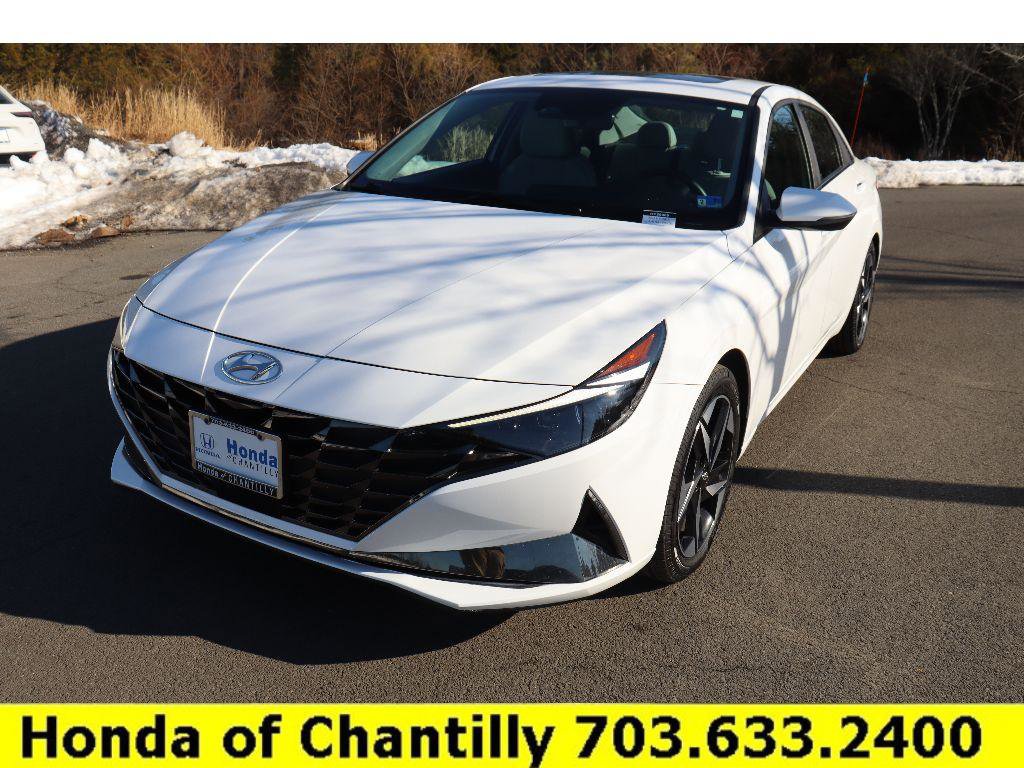 Used 2023 Hyundai Elantra Limited w/ Cargo Package image 3