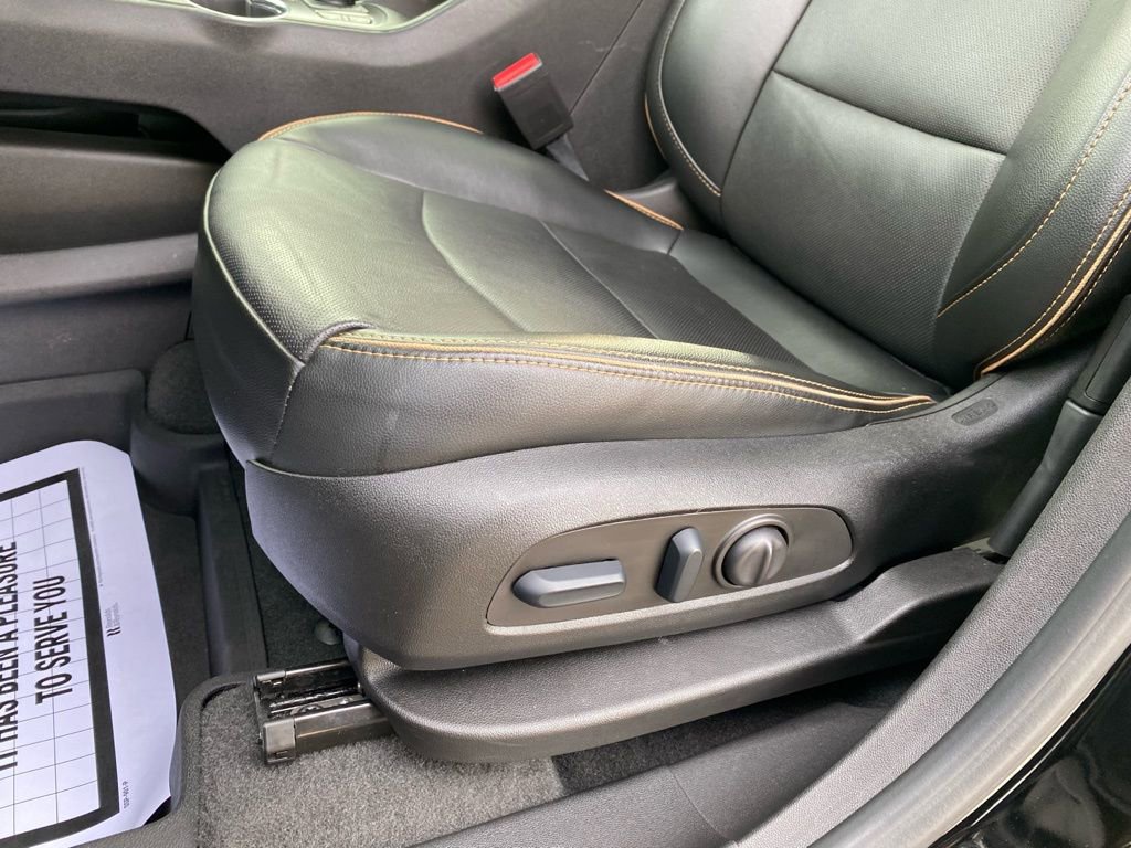 Used 2022 GMC Terrain AT4 w/ Infotainment Package II image 28