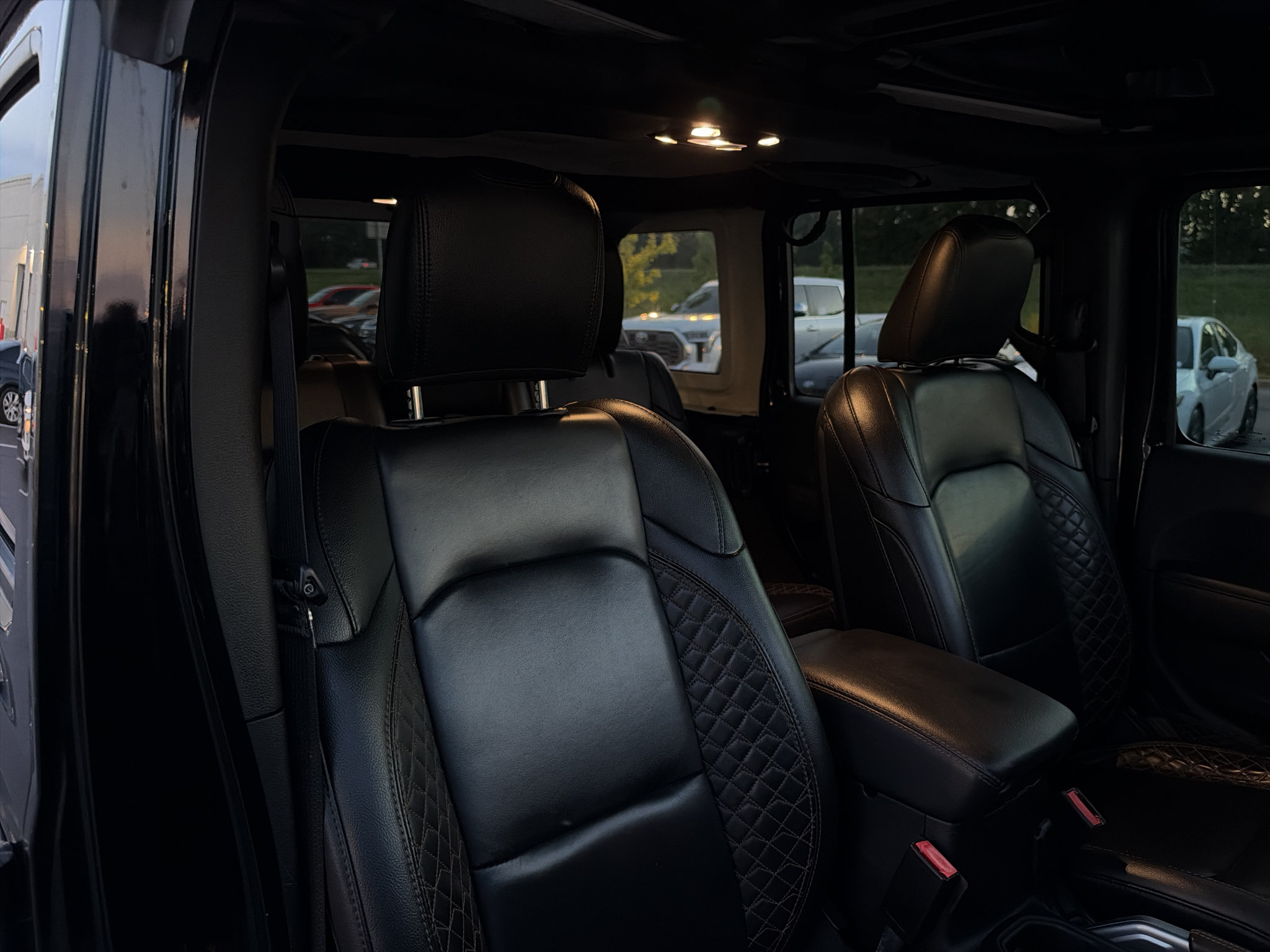 Used 2021 Jeep Wrangler Unlimited Sahara AWD/4WD image 19