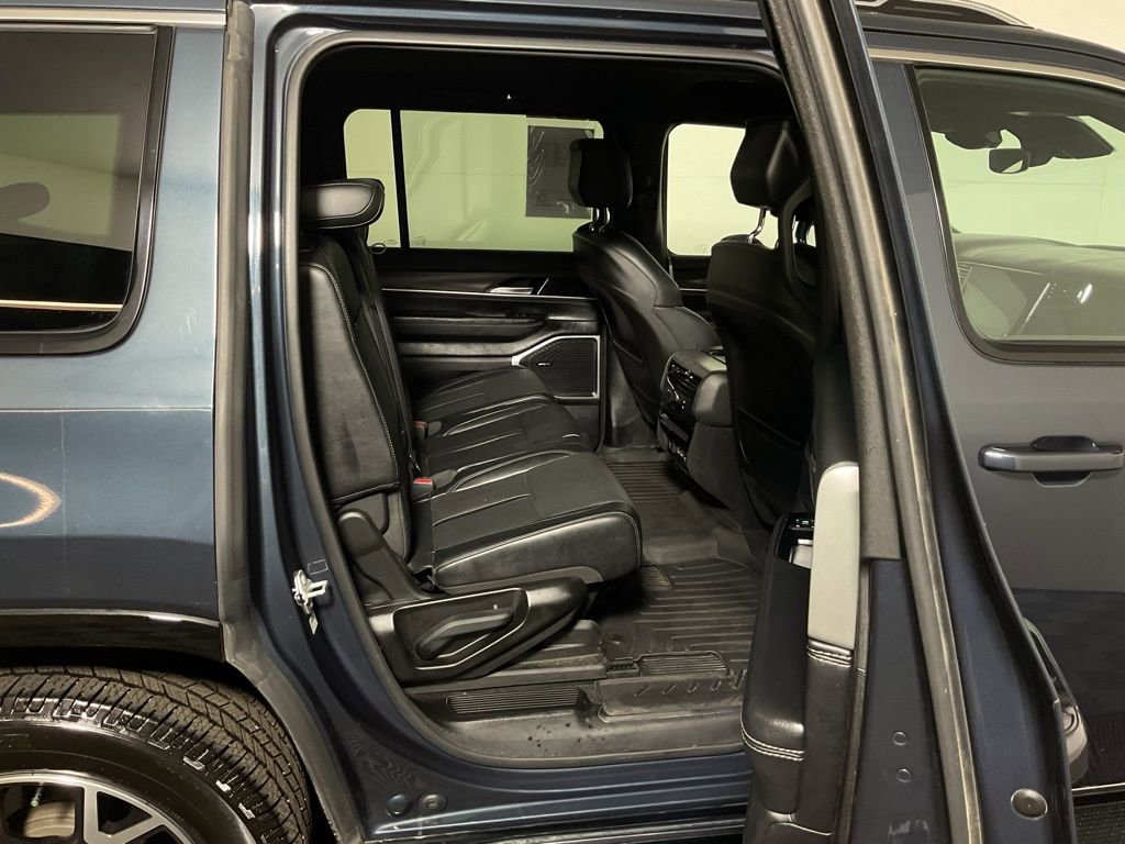 Used 2023 Jeep Wagoneer Series III w/ Preferred Equipment Group image 36