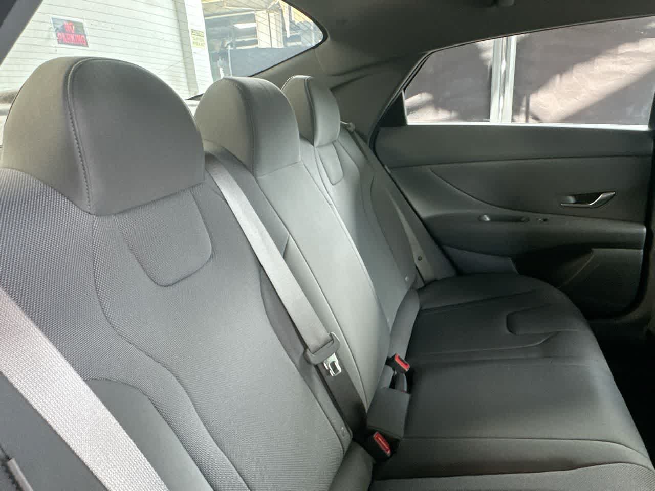 Used 2025 Hyundai Elantra SE FWD image 26