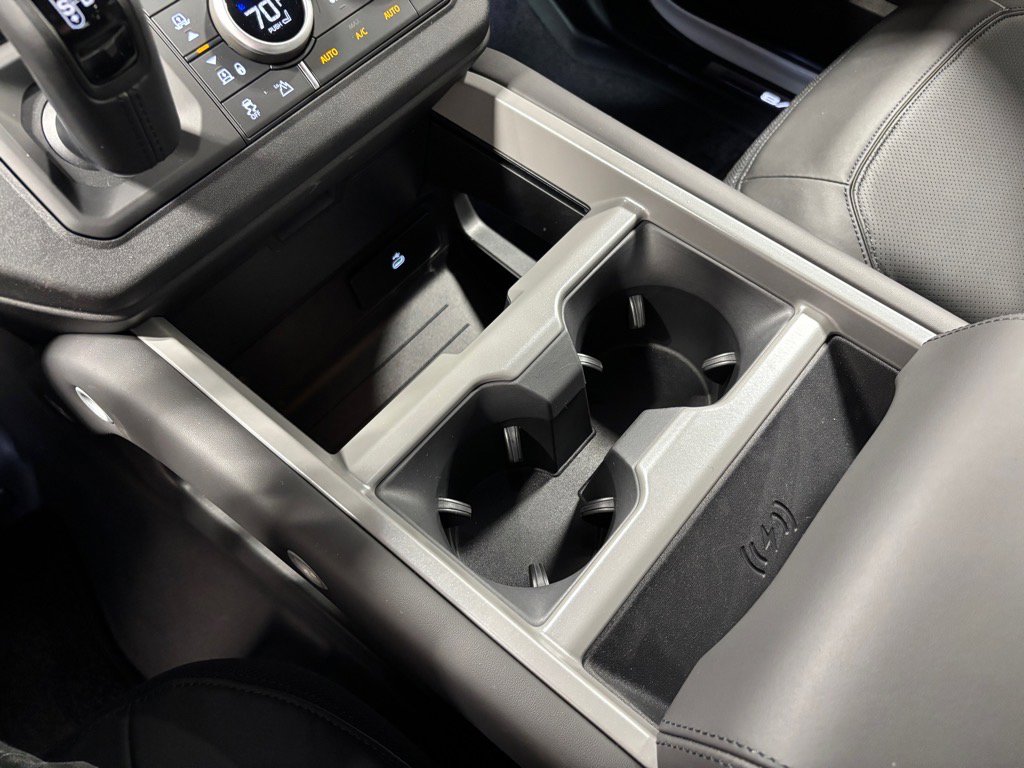 New 2025 Land Rover Defender 110 V8 image 13