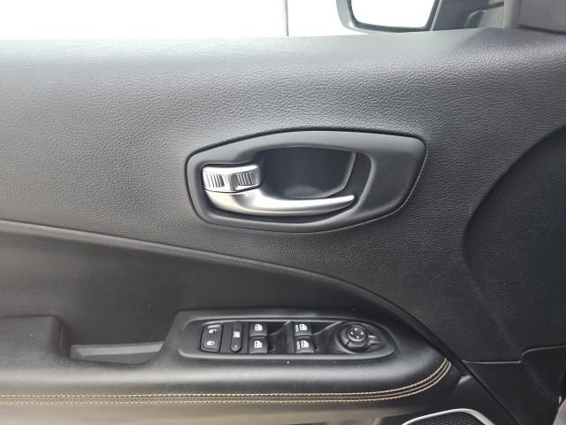 Used 2019 Jeep Compass Limited image 27