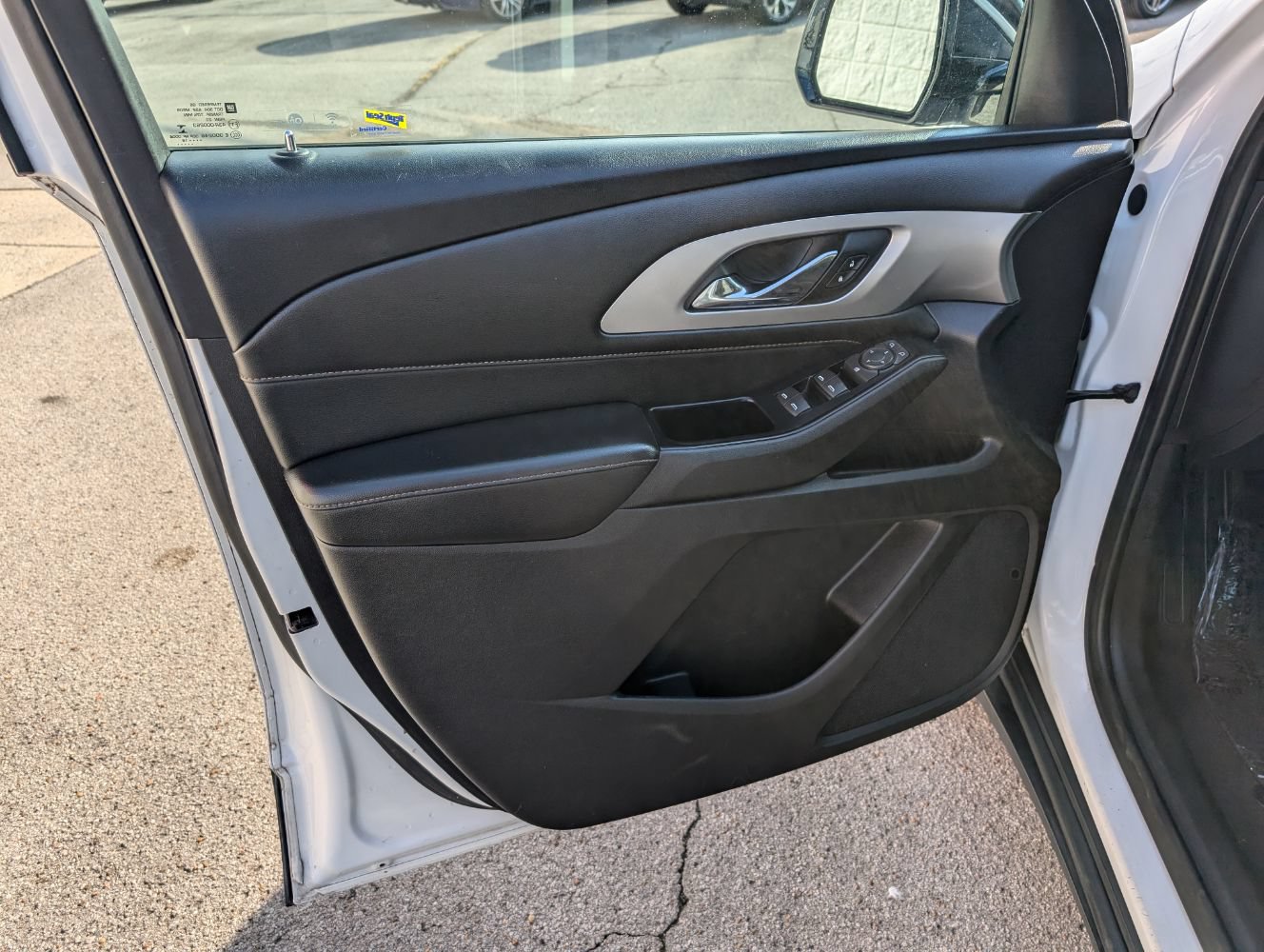 Used 2018 Chevrolet Traverse LS FWD image 11