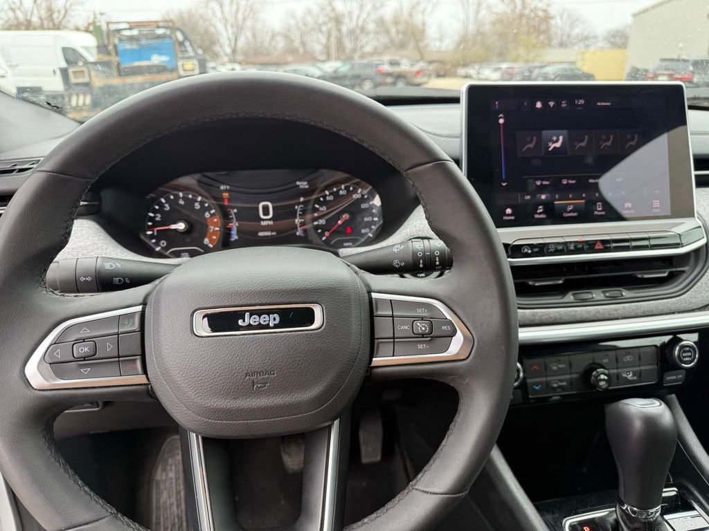 Used 2024 Jeep Compass Latitude image 15