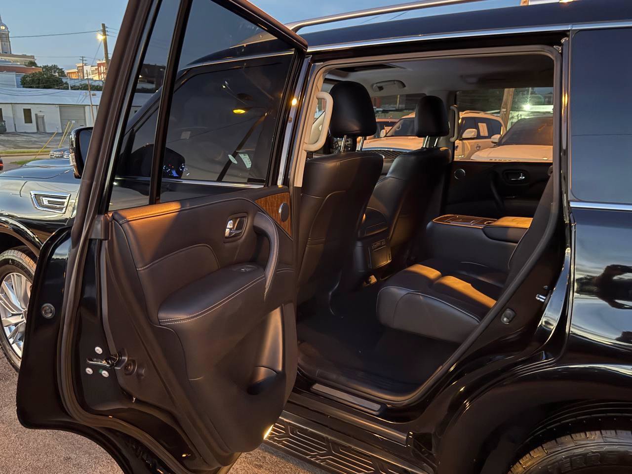 Used 2019 INFINITI QX80 Luxe AWD/4WD image 36