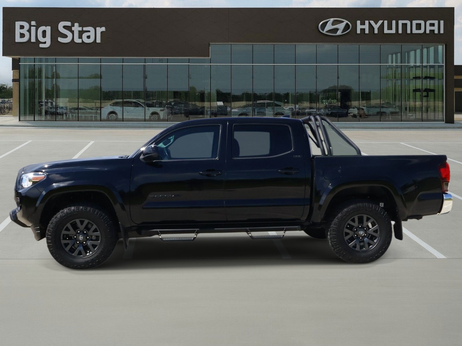 Used 2023 Toyota Tacoma SR5 RWD image 2
