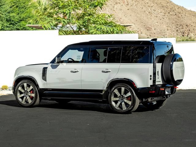 Certified 2026 Land Rover Defender 110 X AWD/4WD image 9