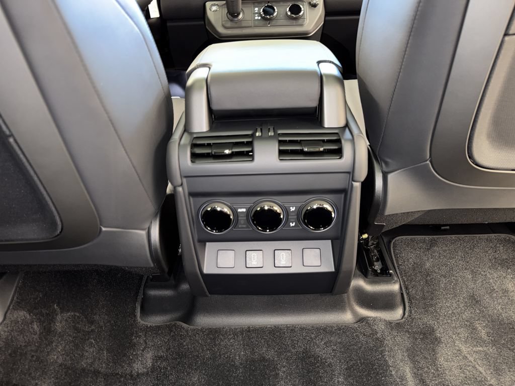 New 2026 Land Rover Defender 110 OCTA AWD/4WD image 19
