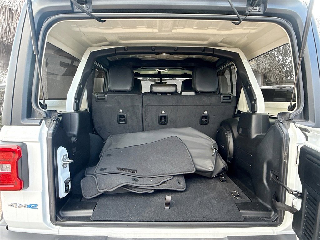 Used 2023 Jeep Wrangler Unlimited Sahara w/ Cold Weather Group image 29