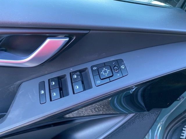 Used 2023 Kia Niro EX Touring image 44