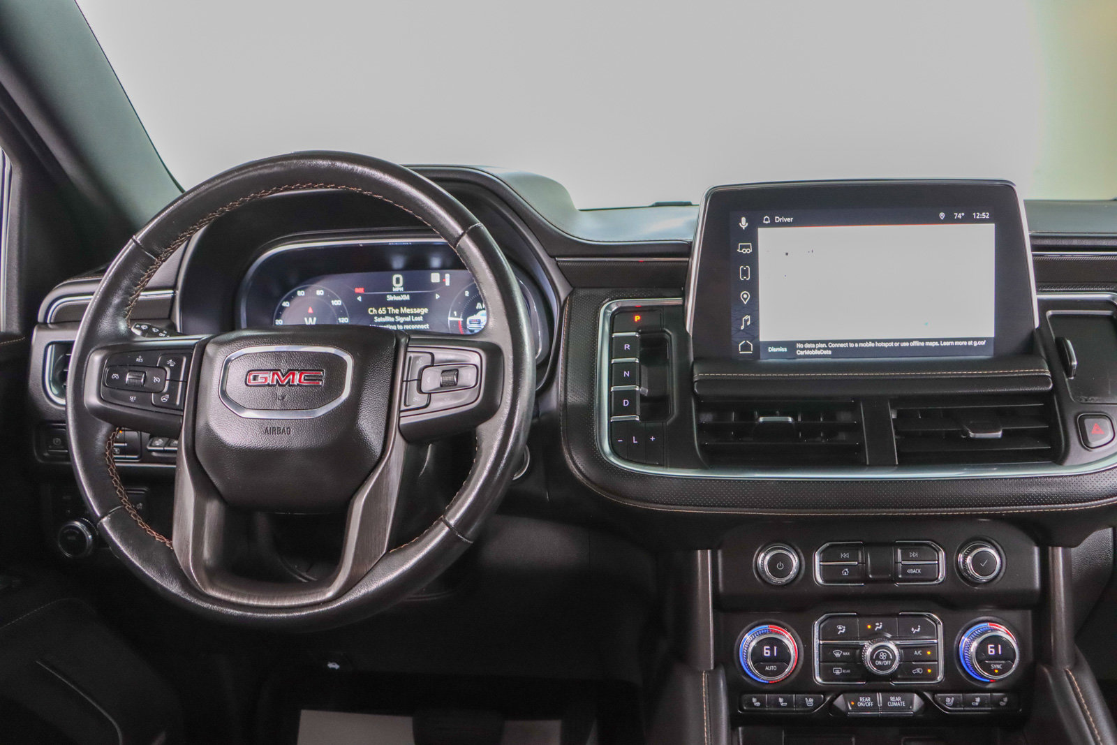 Used 2023 GMC Yukon AT4 w/ AT4 Premium Package AWD/4WD image 18