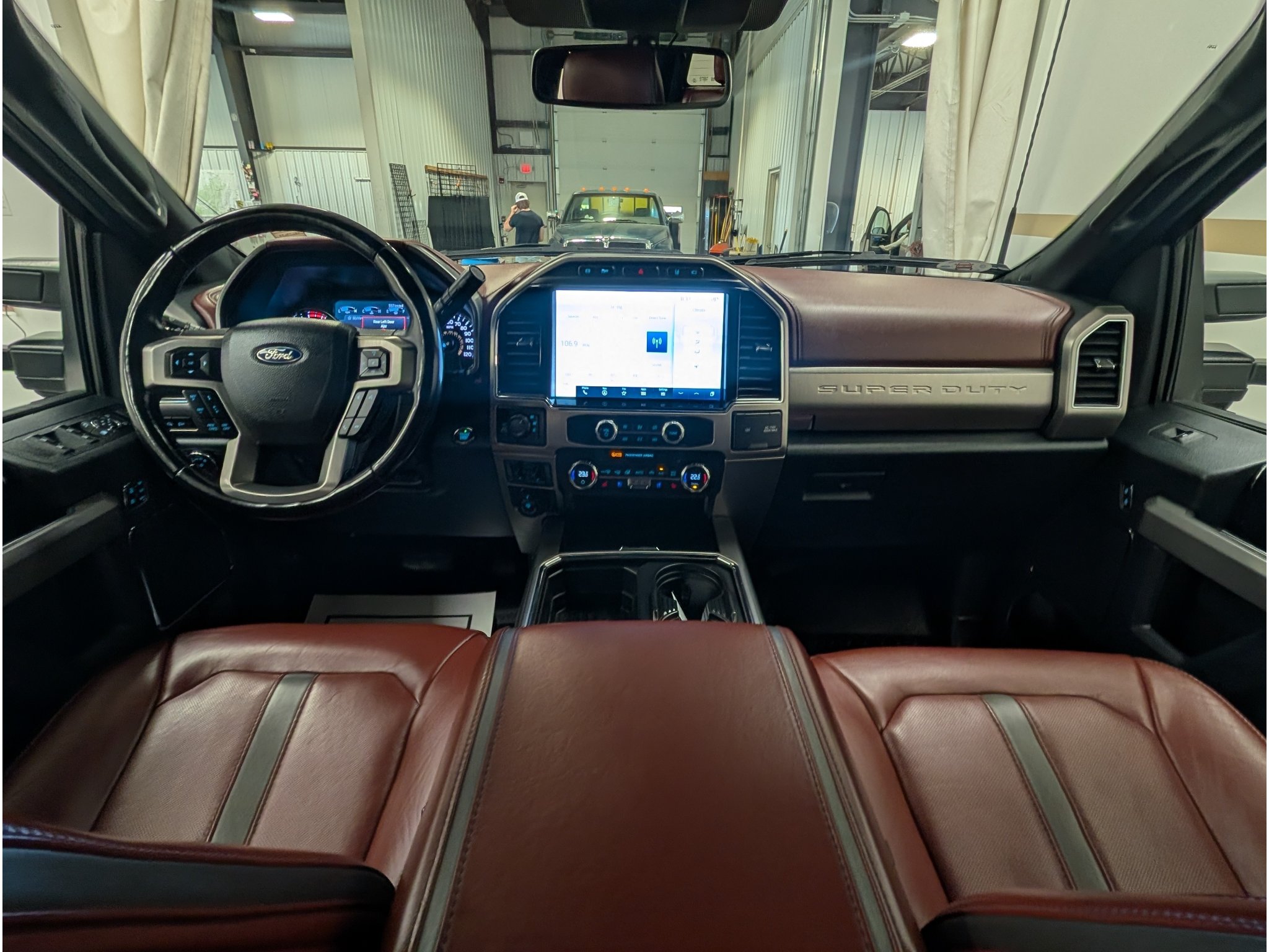 Used 2022 Ford F350 Platinum AWD/4WD image 11