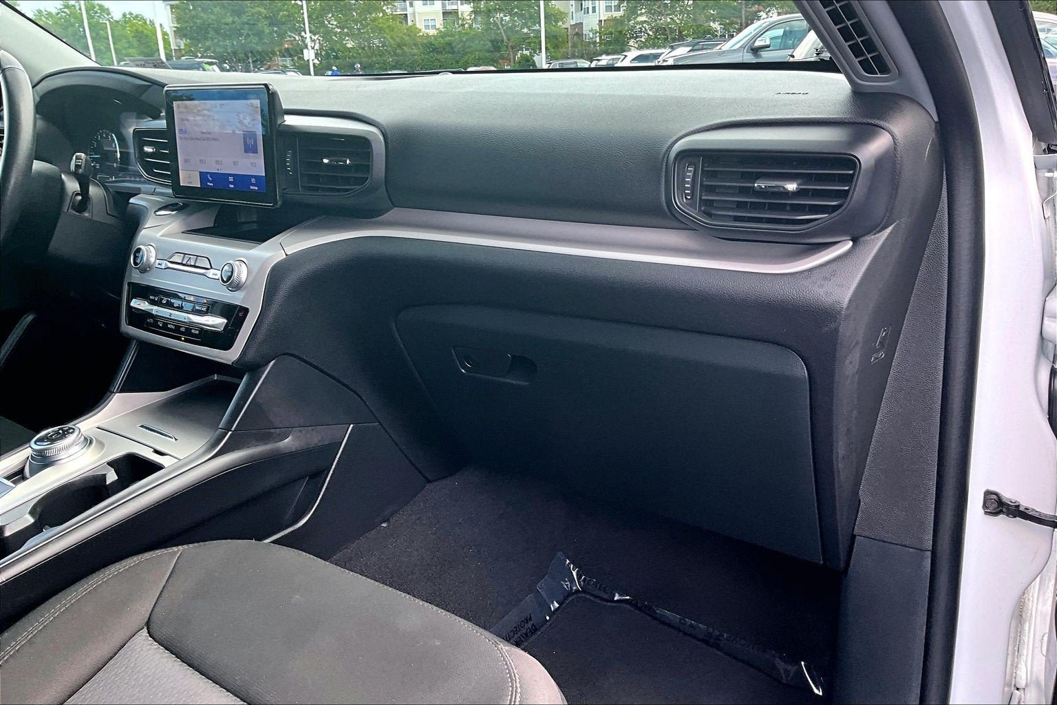 Used 2023 Ford Explorer XLT AWD/4WD image 14