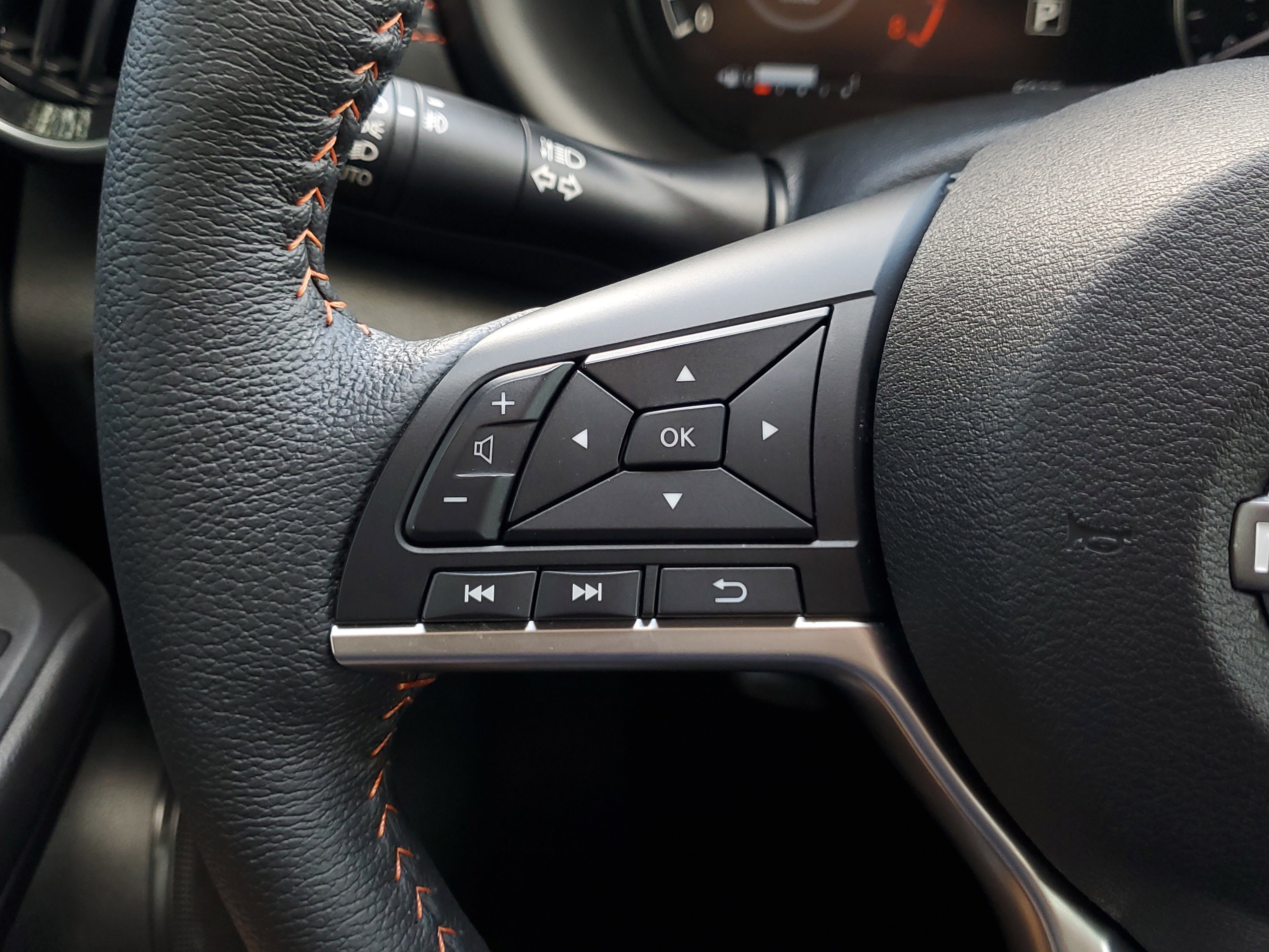 Used 2023 Nissan Kicks SR w/ SR Premium Package image 24