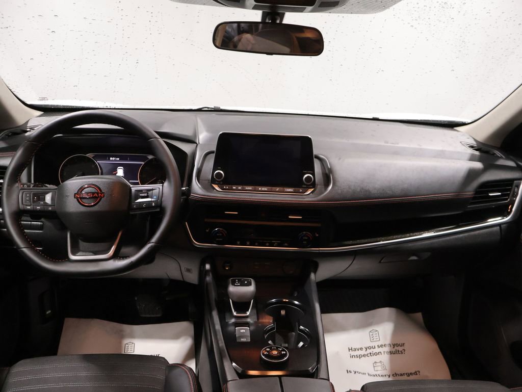 Used 2025 Nissan Rogue SV image 18