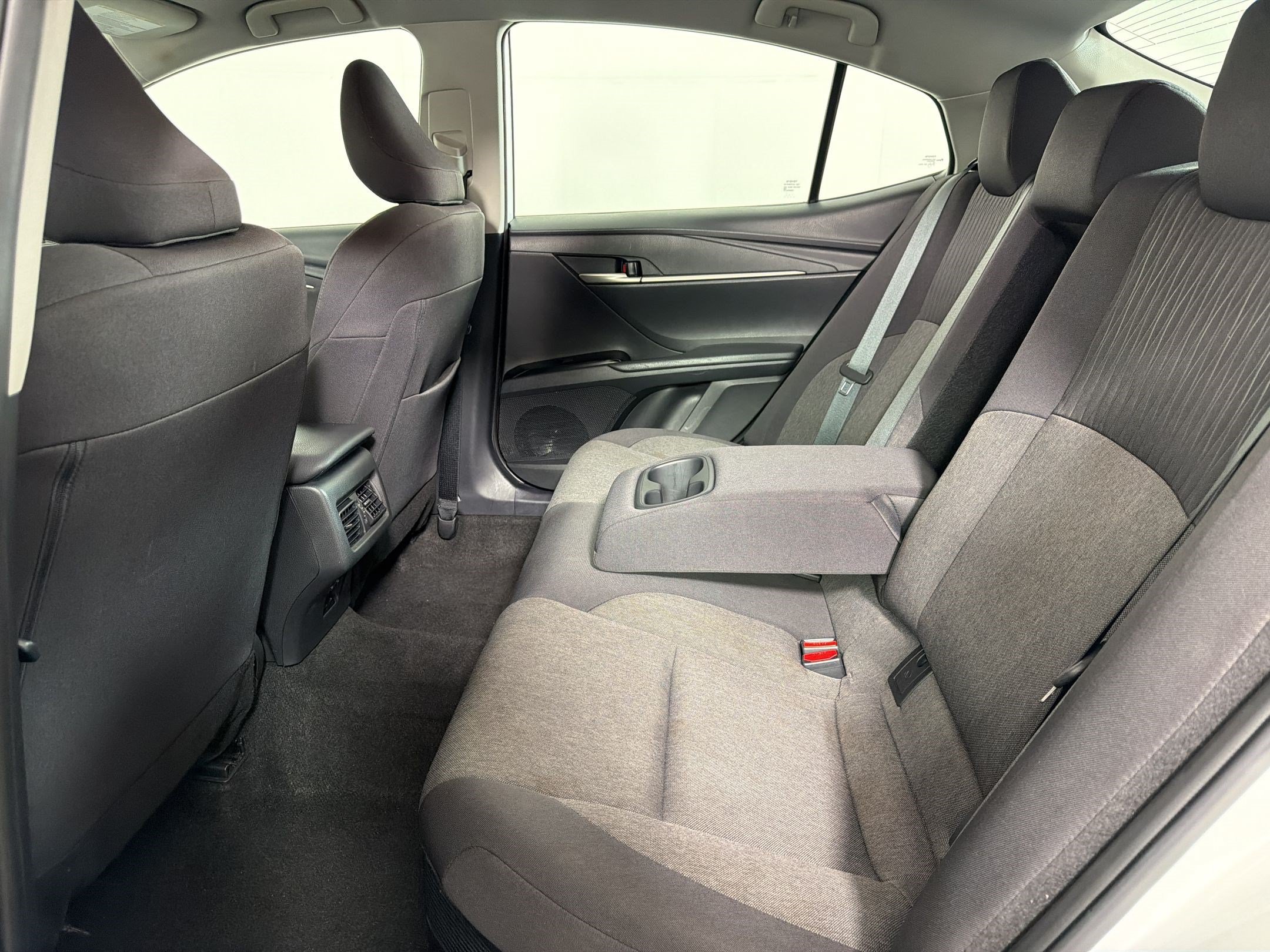 Used 2025 Toyota Camry LE FWD image 20