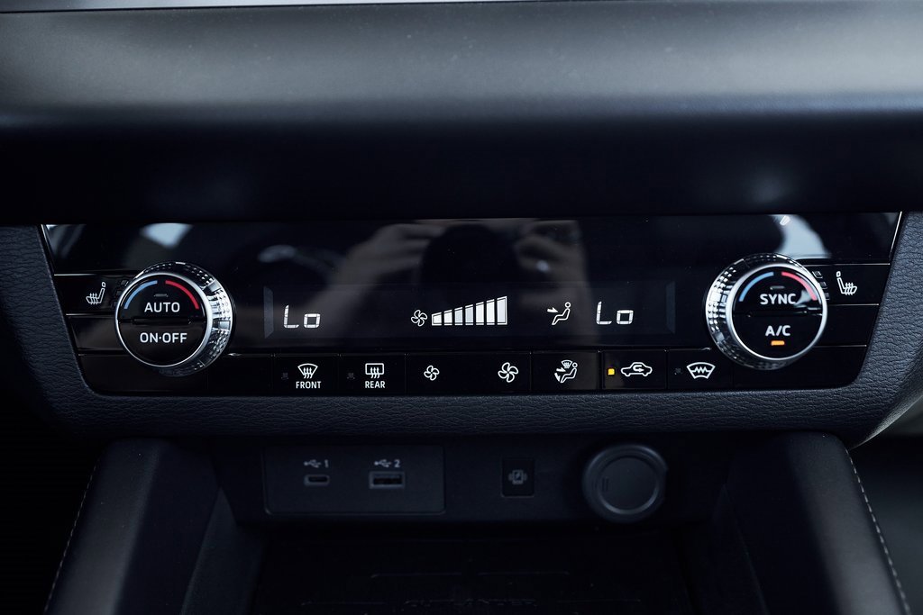 New 2025 Mitsubishi Outlander SE image 47