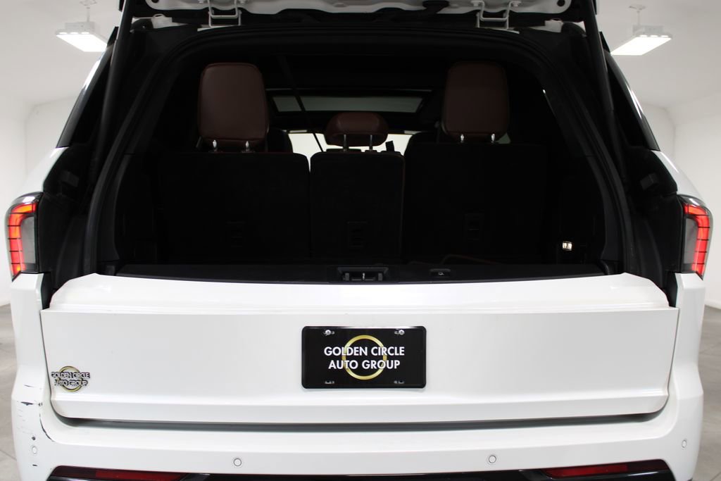 Used 2025 Lincoln Navigator Reserve image 17