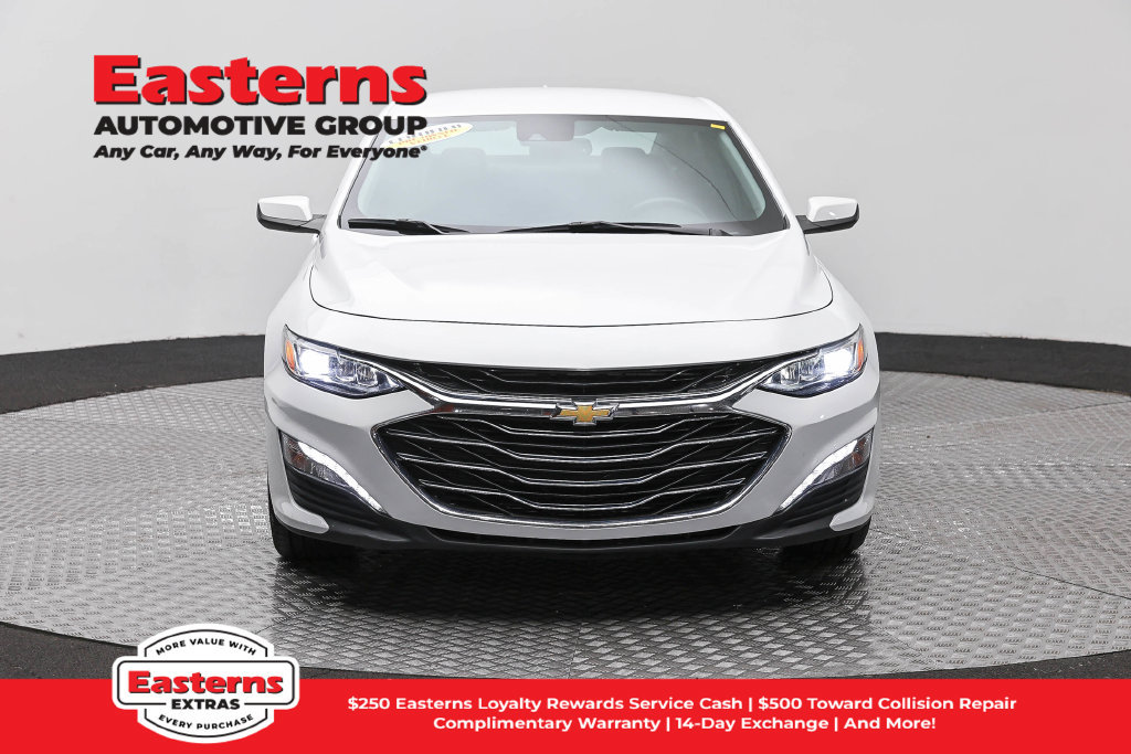 Used 2024 Chevrolet Malibu LT FWD image 3