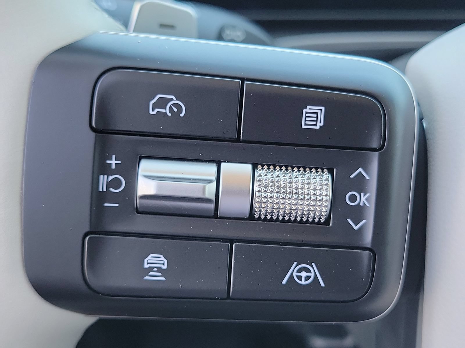 New 2026 Hyundai Santa Fe SEL FWD image 8